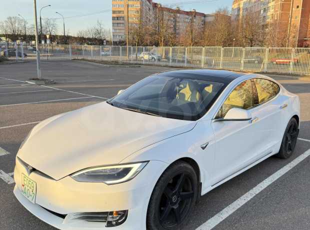 Tesla Model S I Рестайлинг