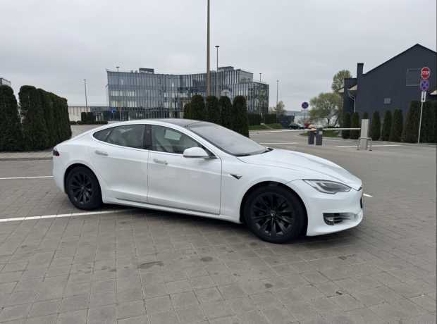 Tesla Model S I Рестайлинг