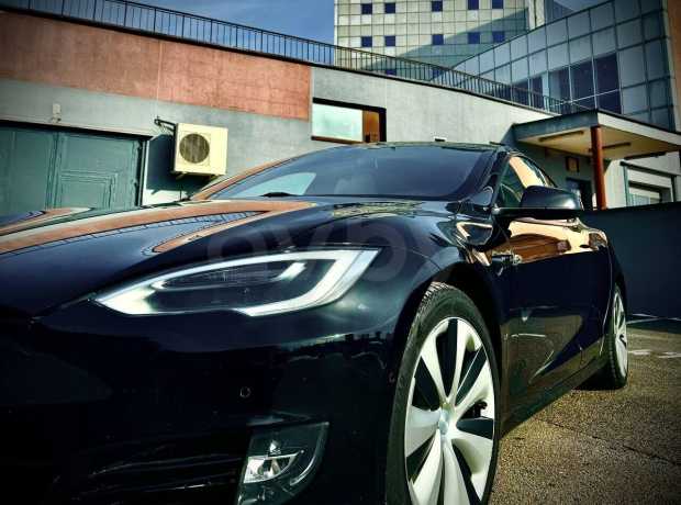 Tesla Model S I Рестайлинг