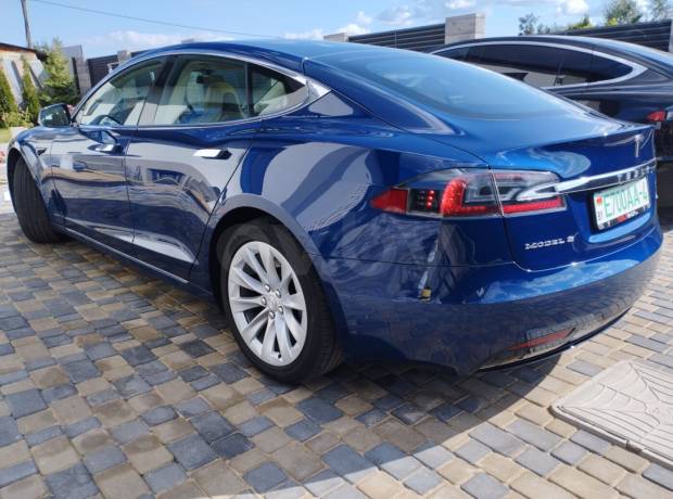 Tesla Model S I Рестайлинг