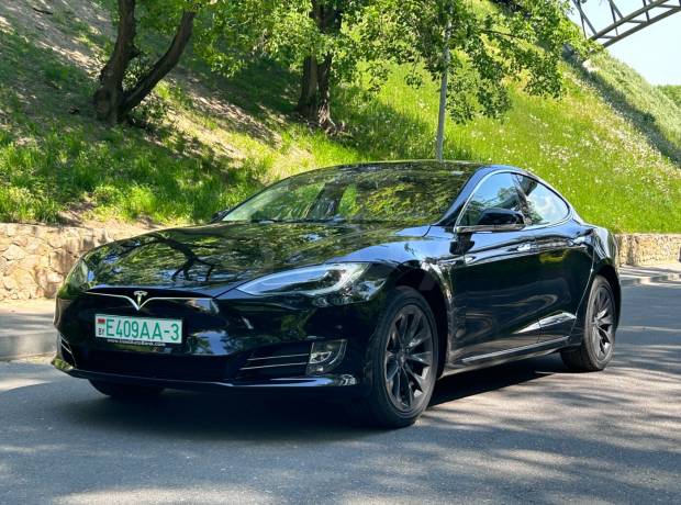 Tesla Model S I Рестайлинг