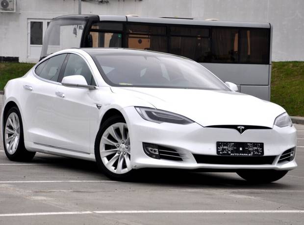 Tesla Model S I Рестайлинг