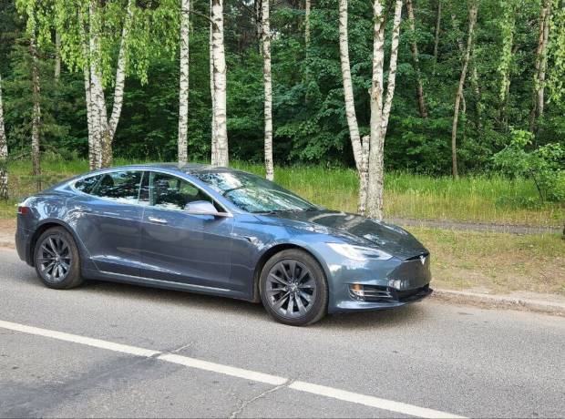 Tesla Model S I Рестайлинг