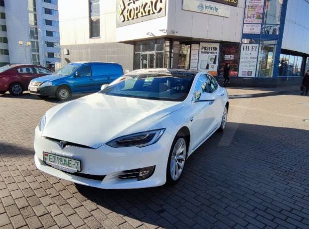 Tesla Model S I Рестайлинг