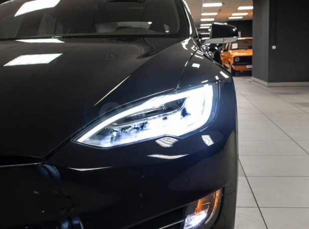 Tesla Model S I Рестайлинг