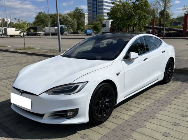 Tesla Model S I Рестайлинг