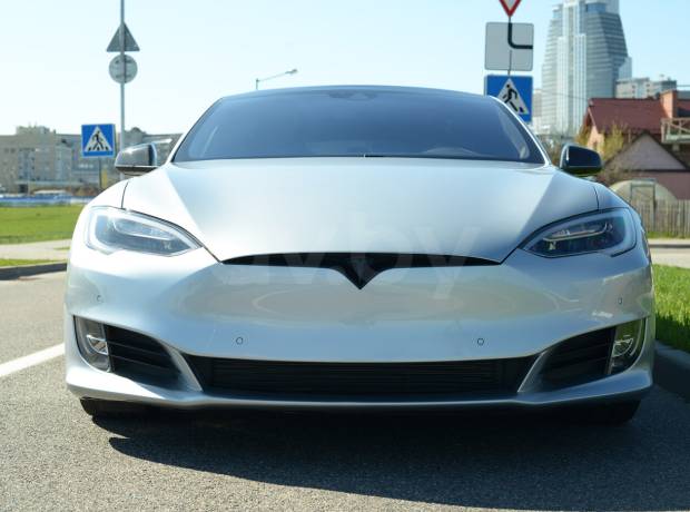 Tesla Model S I Рестайлинг