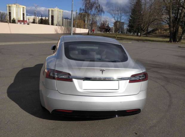 Tesla Model S I Рестайлинг