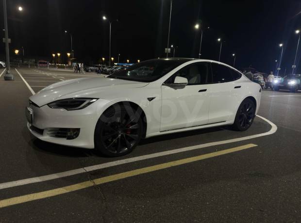 Tesla Model S I Рестайлинг