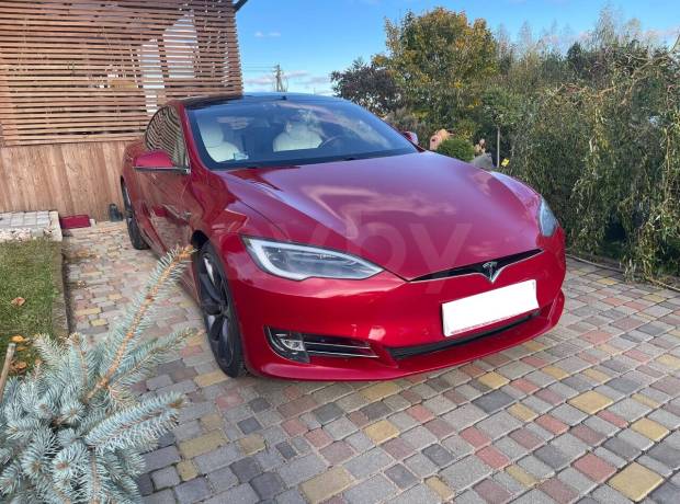 Tesla Model S I Рестайлинг