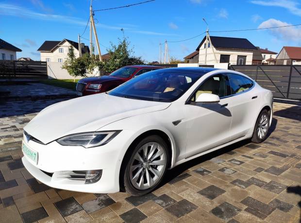 Tesla Model S I Рестайлинг