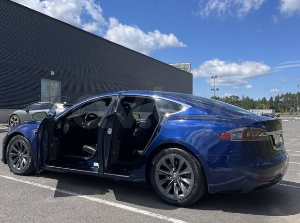 Tesla Model S I Рестайлинг