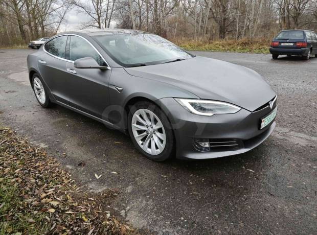 Tesla Model S I Рестайлинг