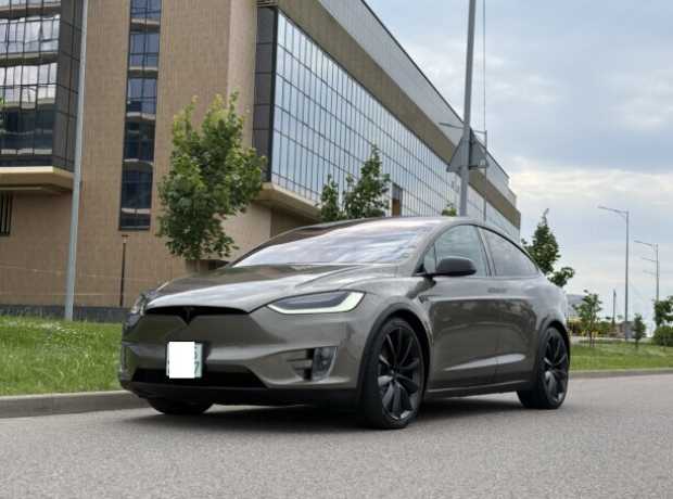 Tesla Model X I, 2016, пробег 200000 км