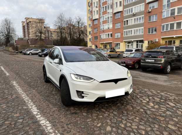 Tesla Model X I