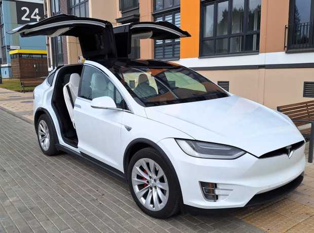 Tesla Model X I
