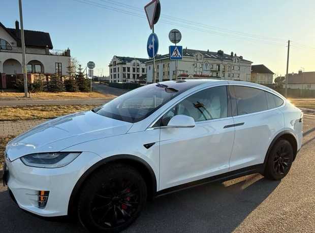 Tesla Model X I