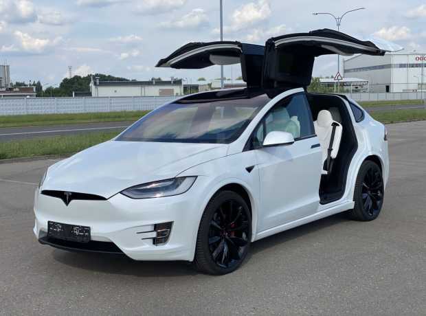 Tesla Model X I