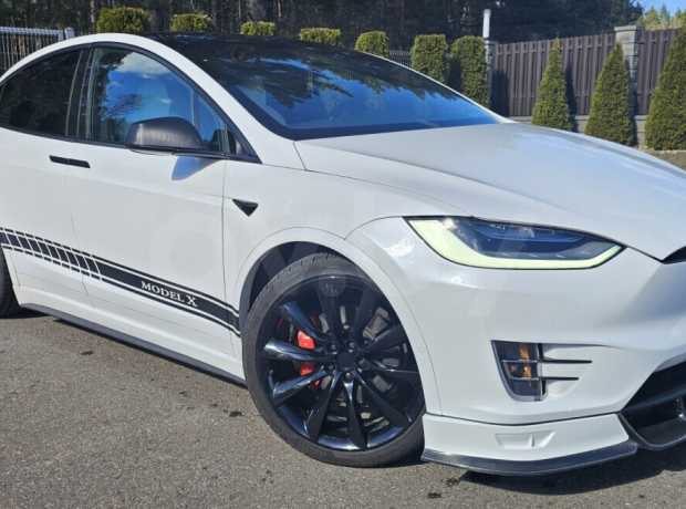 Tesla Model X I