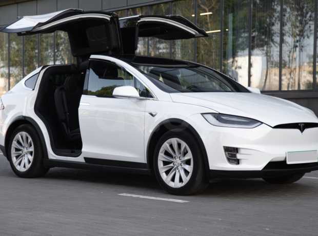 Tesla Model X I