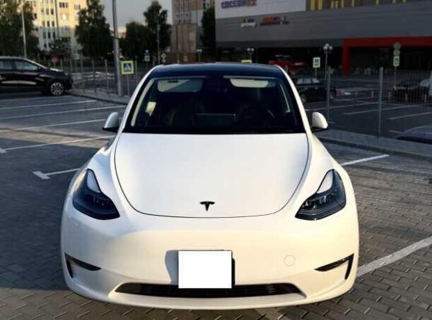 Tesla Model Y I, 2023, пробег 14000 км
