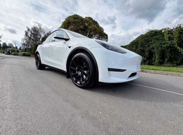 Tesla Model Y I, 2023, пробег 18000 км