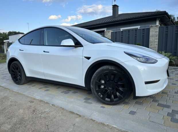Tesla Model Y I, 2023, пробег 27000 км