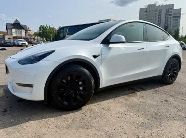 Tesla Model Y I, 2023, пробег 33000 км Tesla Model Y I, 2023, пробег 33000 км