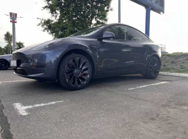 Tesla Model Y I, 2023, пробег 580 км
