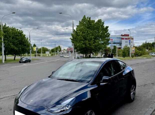 Tesla Model Y I, 2024, пробег 4000 км