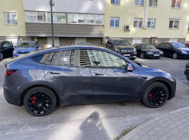 Tesla Model Y I