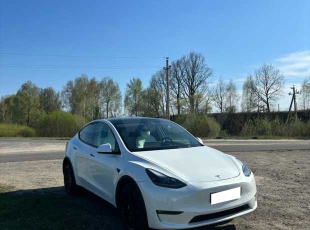 Tesla Model Y I