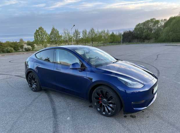 Tesla Model Y I