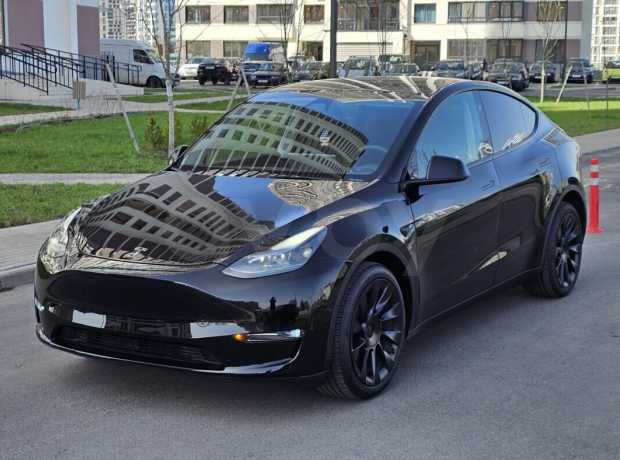 Tesla Model Y I