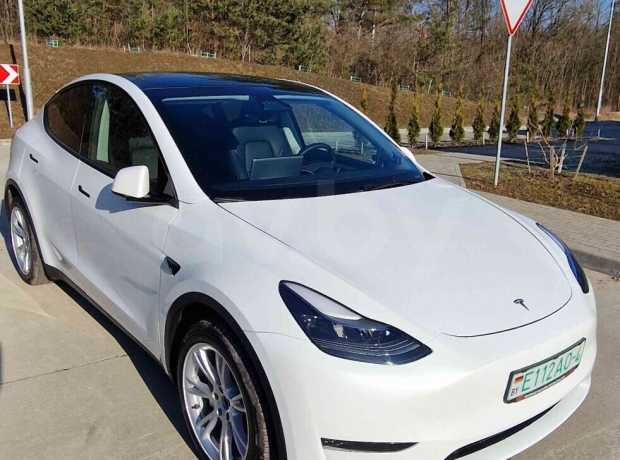 Tesla Model Y I