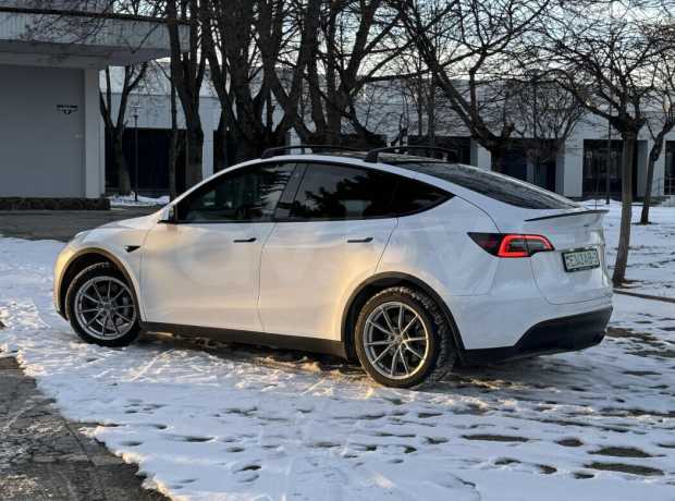 Tesla Model Y I