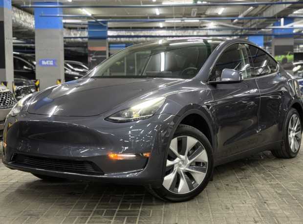 Tesla Model Y I