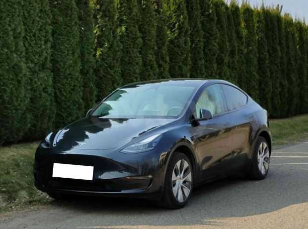 Tesla Model Y I