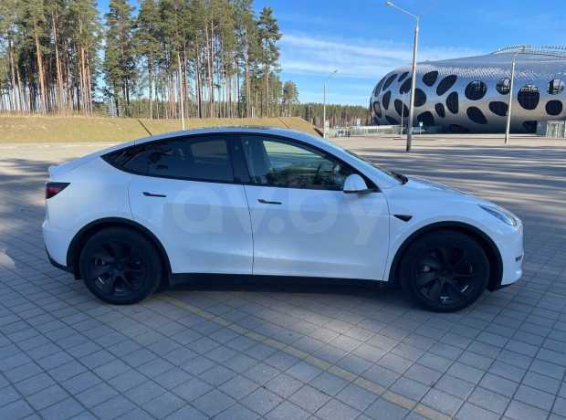 Tesla Model Y I