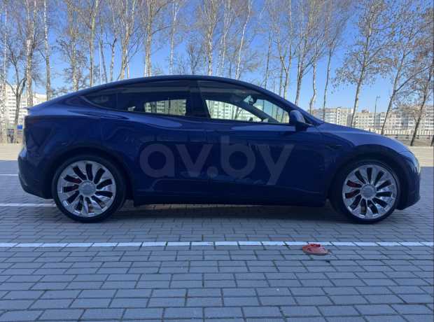Tesla Model Y I
