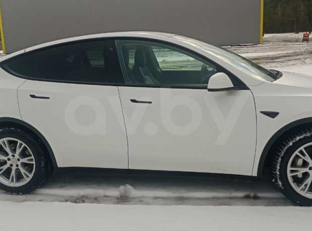 Tesla Model Y I