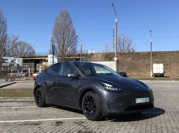Tesla Model Y I
