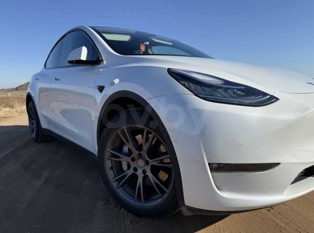 Tesla Model Y I