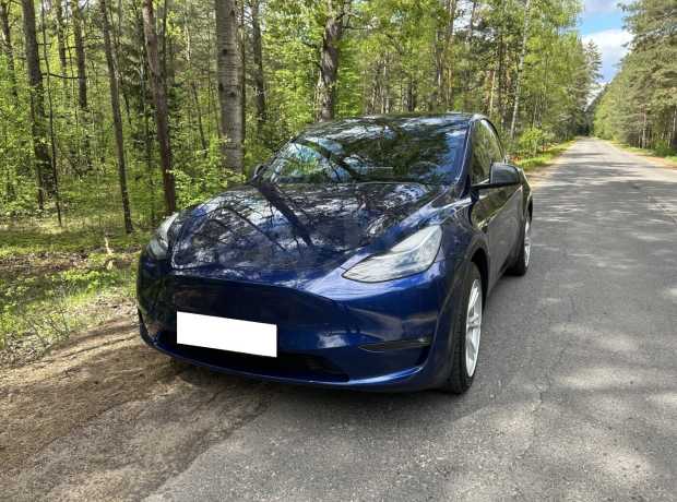 Tesla Model Y I