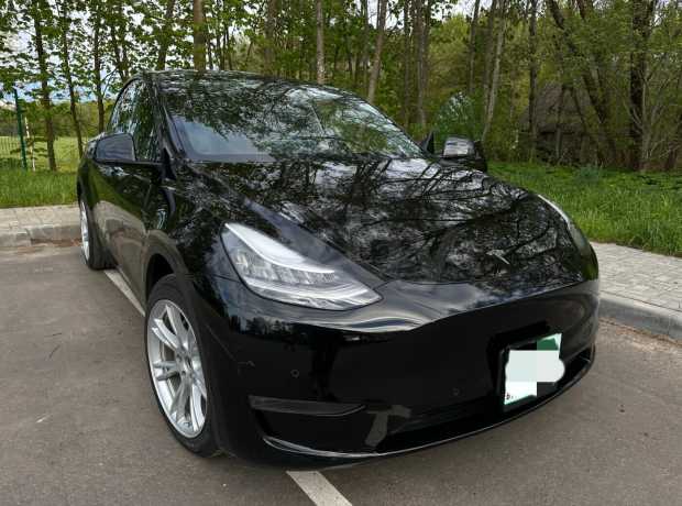 Tesla Model Y I