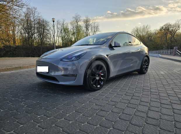 Tesla Model Y I