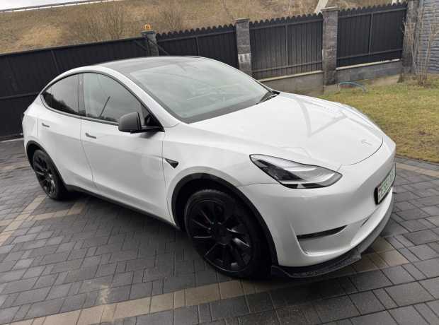 Tesla Model Y I