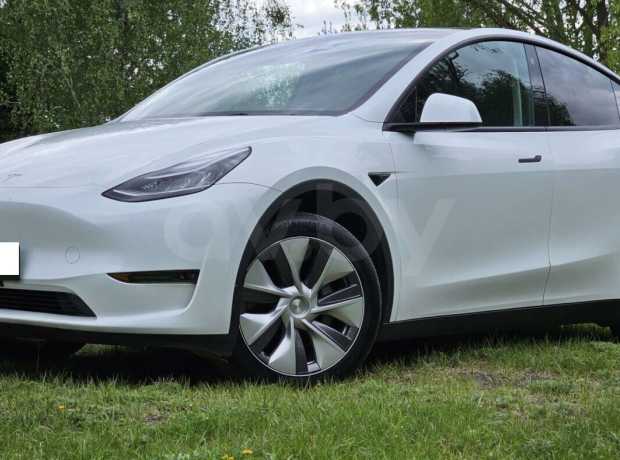 Tesla Model Y I