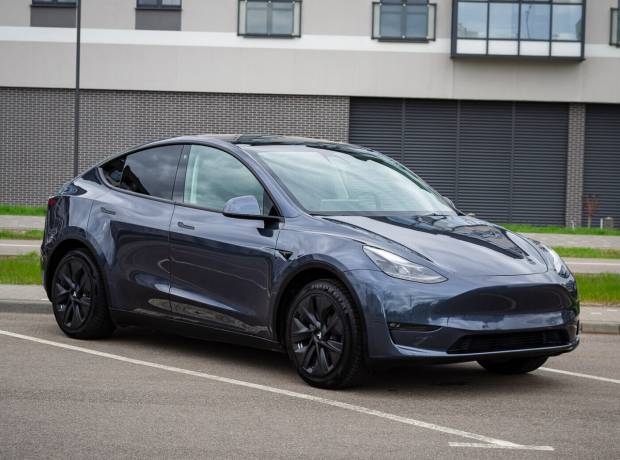 Tesla Model Y I