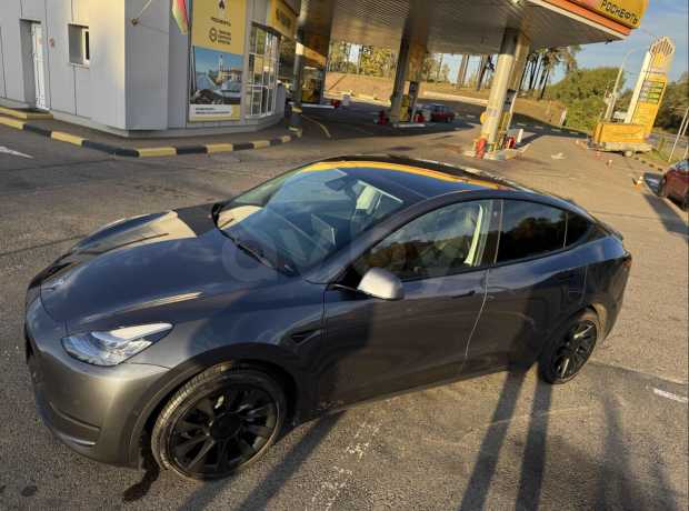 Tesla Model Y I